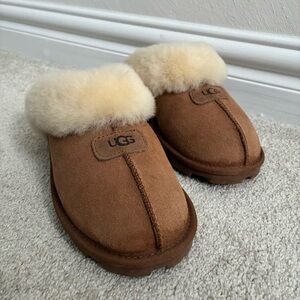 UGG Coquette in Chestnut and White Shearling Boots Slides Slippers
